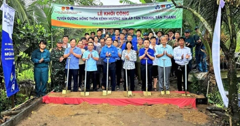 Tuổi trẻ Đồng Tháp và Trường Đại học Bách khoa  TP. Hồ Chí Minh khởi công 2 tuyến đường nông thôn
