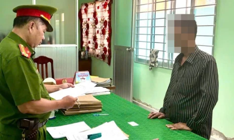 Đồng Tháp: Khởi tố, bắt giam nghi phạm khai thác cát trái phép