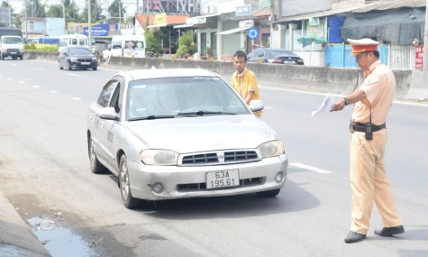 Đồng Tháp: Quyết liệt xử lý vi phạm các tuyến đường dẫn vào cao tốc