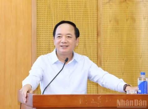 Đổi mới mạnh mẽ công tác chính trị, tư tưởng, góp phần xây dựng Đảng toàn diện