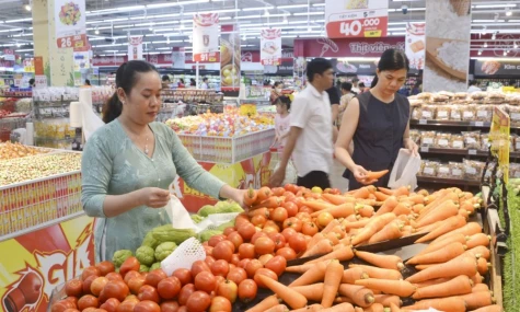 Hàng Việt hút khách