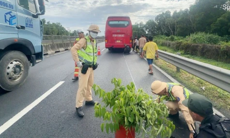 Đặt cảnh báo trên cao tốc không đúng, nguy hiểm khôn lường