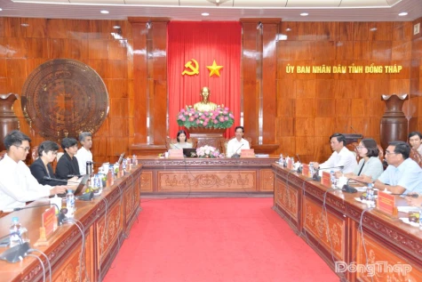 Đồng chí Nguyễn Thành Diệu tiếp và làm việc với Đoàn công tác Ngân hàng Phát triển châu Á