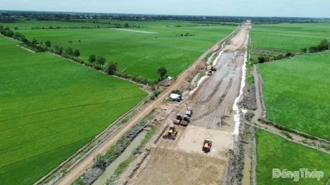 Nghiên cứu phương án đầu tư đường dân sinh dọc tuyến cao tốc Mỹ An - Cao Lãnh