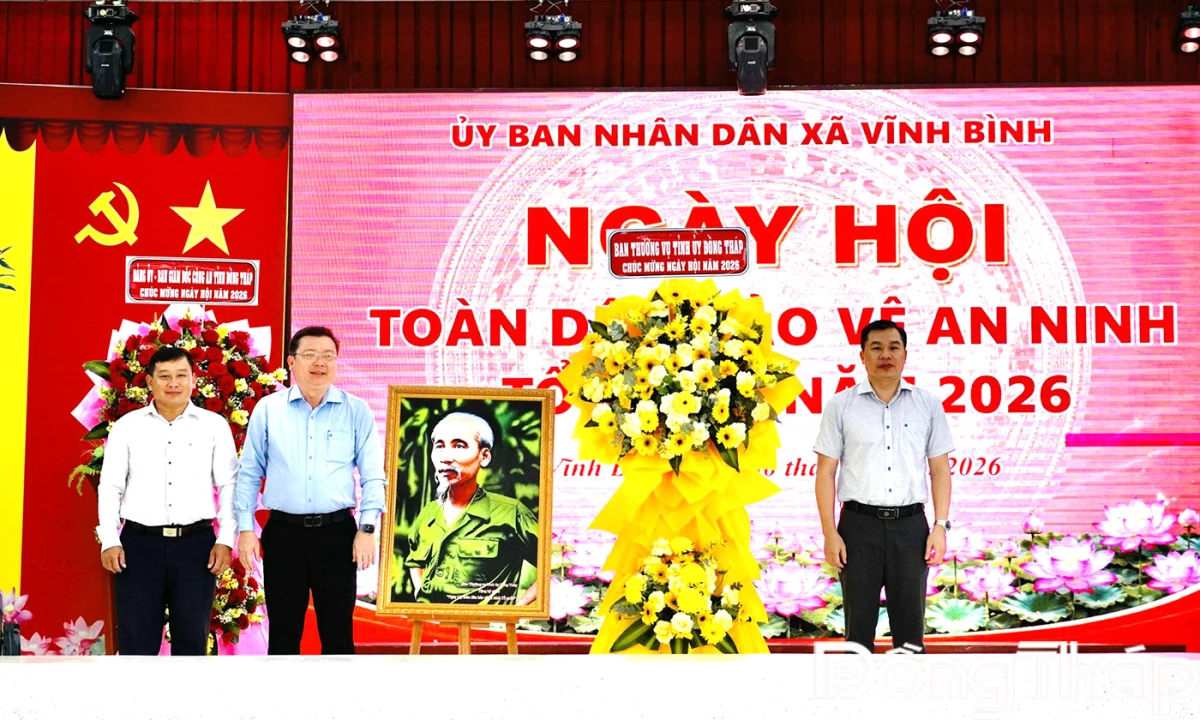 Đồng chí Phan Văn Thương dự Ngày hội Toàn dân bảo vệ an ninh Tổ quốc tại xã Vĩnh Bình