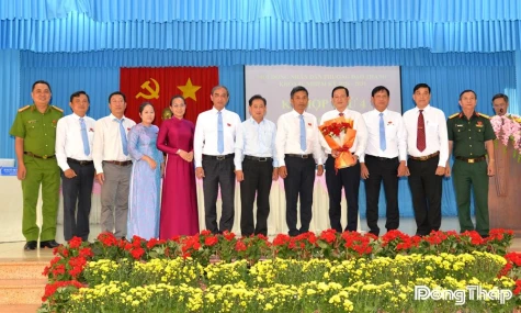 Đồng chí Phạm Minh Tuấn được bầu giữ chức Phó Chủ tịch UBND phường Đạo Thạnh