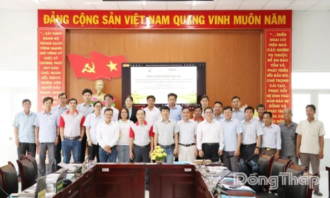 "Floating Season Livelihoods" Project Launched in Tram Chim National Park Buffer Zone