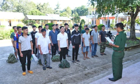 Tiếp nhận, huấn luyện quân nhân dự bị