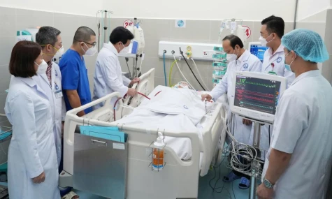 Người phụ nữ nghèo rất cần hỗ trợ tiền chi trả viện phí