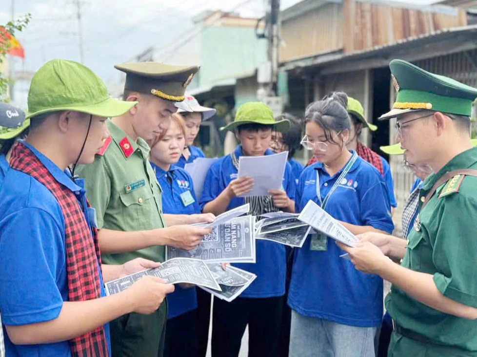 Đồn Biên phòng Kiểng Phước: Đẩy mạnh tuyên truyền chuyển đổi số trong phòng, chống khai thác IUU