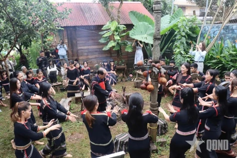 Bài cuối: Kiên quyết đấu tranh làm thất bại mọi âm mưu của các thế lực thù địch