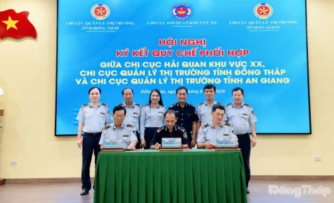Chi cục QLTT tỉnh Đồng Tháp, An Giang ký kết quy chế phối hợp với Chi cục Hải quan khu vực XX