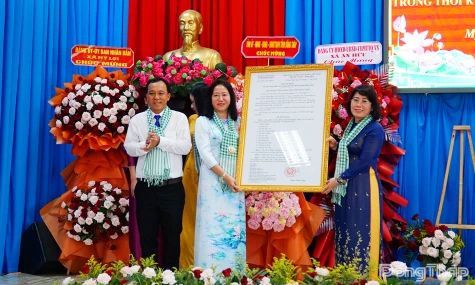 Mỹ Đức Tây đón nhận danh hiệu Xã An toàn khu