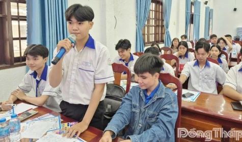 Hơn 200 người tham gia Sàn giao dịch việc làm tại xã Thanh Bình