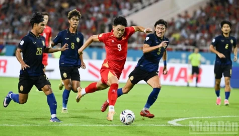 Nguyễn Đình Bắc dẫn đầu cuộc đua Vua phá lưới ASEAN Championship 2026