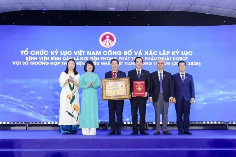 Bệnh viện Bình Dân lập kỷ lục Việt Nam về phẫu thuật robot