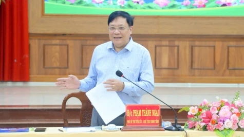 Đồng chí Phạm Thành Ngại làm việc với Ban Thường vụ Đảng ủy xã Tân Phước 1