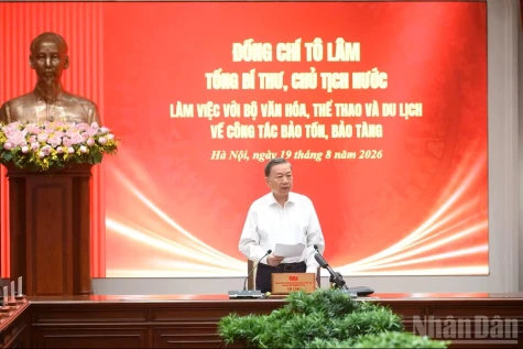 Gìn giữ, tiếp nối mạch nguồn lịch sử, văn hóa và bản sắc Việt Nam