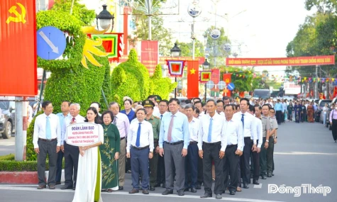 Lãnh đạo tỉnh Đồng Tháp viếng, đặt tràng hoa, dâng hương tưởng niệm 162 năm Ngày Anh hùng dân tộc Trương Định tuẫn tiết