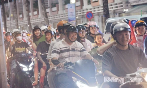Người dân cần cổ vũ, ăn mừng chiến thắng của Đội tuyển Việt Nam một cách văn minh, an toàn