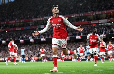 Arsenal thắng đậm Coventry trong ngày khai mạc Premier League