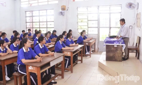 Đồng Tháp: Học sinh cuối cấp háo hức ngày tựu trường