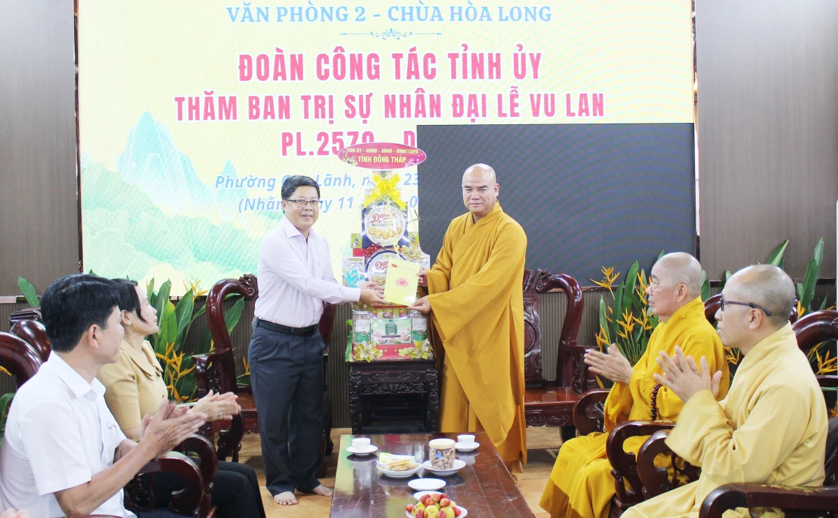 Đồng chí Trần Thanh Nguyên thăm, chúc mừng Ban Trị sự Giáo hội Phật giáo Việt Nam tỉnh nhân dịp Lễ Vu Lan