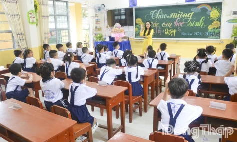 Đồng Tháp: Học sinh lớp 1 rộn ràng ngày tựu trường