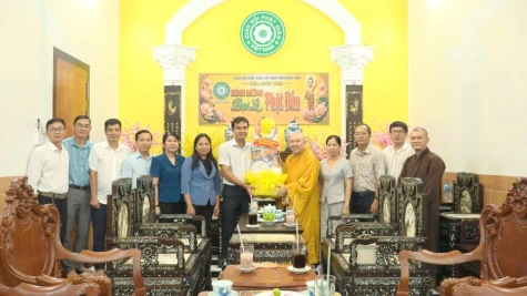 Lãnh đạo phường Sa Đéc thăm, chúc mừng các cơ sở tôn giáo nhân dịp Lễ Vu Lan năm 2026