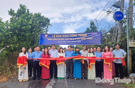 Tài trợ 10 tỷ đồng Chương trình “Thắp sáng đường quê” tại Đồng Tháp