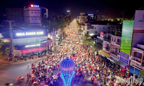 Đồng Tháp: Người dân đổ ra đường mừng Đội tuyển Việt Nam vô địch ASEAN Cup