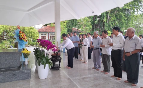 Văn phòng UBND tỉnh Đồng Tháp họp mặt nhân Ngày truyền thống