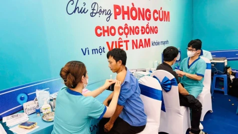 500 đoàn viên, người lao động khó khăn được tiêm vắc xin cúm miễn phí