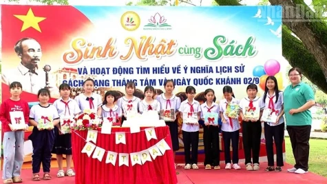 Đồng Tháp: "Sinh nhật cùng sách" tại không gian Đường sách Cao Lãnh