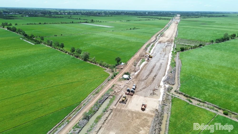 Cao tốc Cao Lãnh - An Hữu và Mỹ An - Cao Lãnh thi công xuyên Lễ 2-9