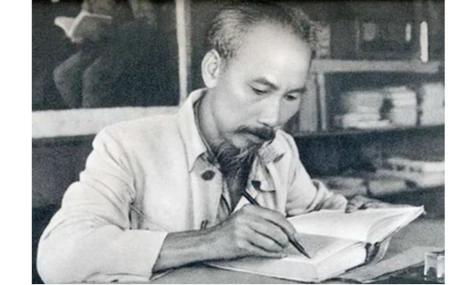 Kính yêu, nguyện luôn thực hiện tốt Di chúc quý báu của Bác