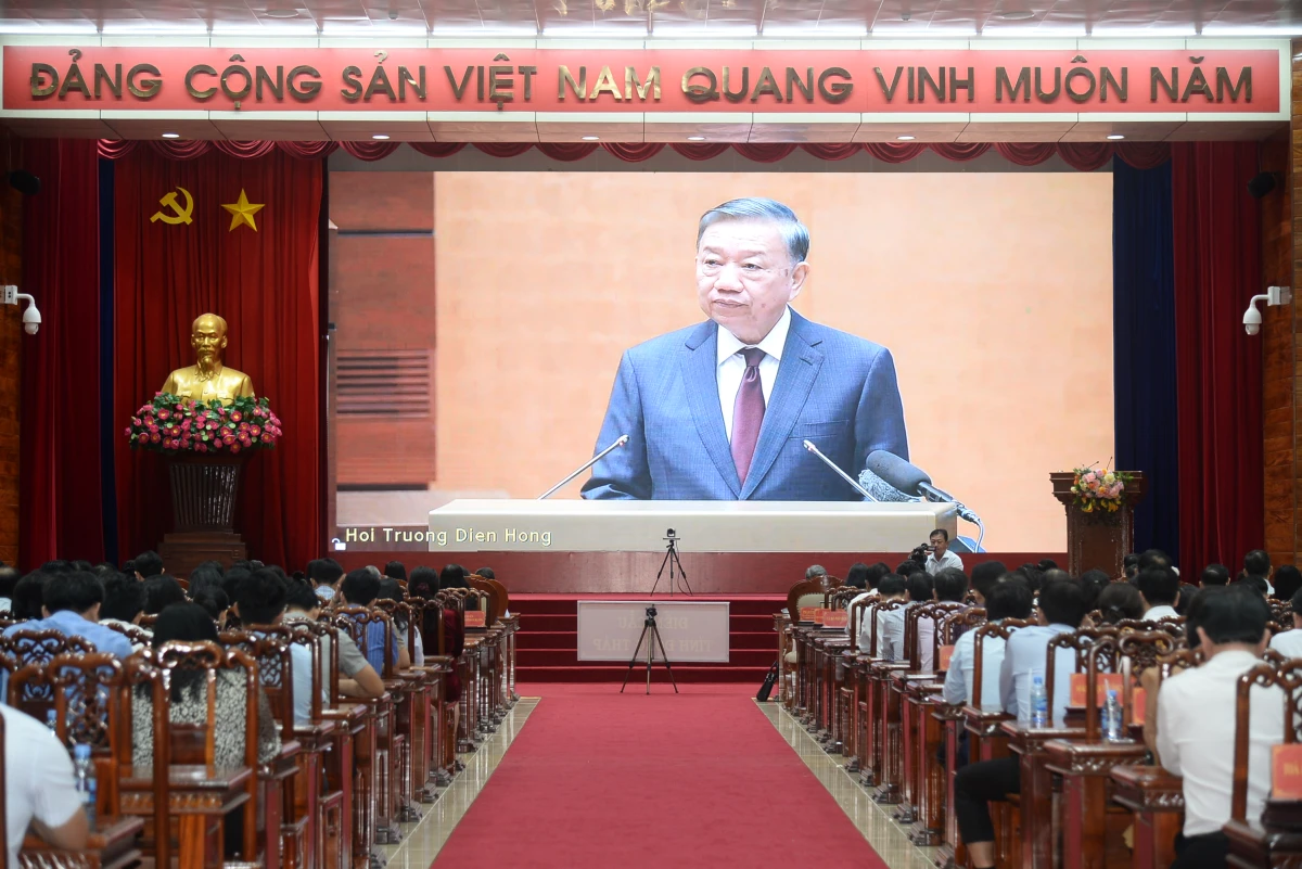 Hội nghị toàn quốc quán triệt và triển khai thực hiện một số Nghị quyết, Chỉ thị của Bộ Chính trị