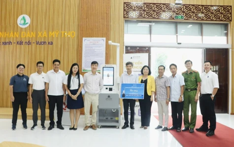 Xã Mỹ Thọ tiếp nhận Trạm khám sức khỏe thông minh Medi-Kiosk
