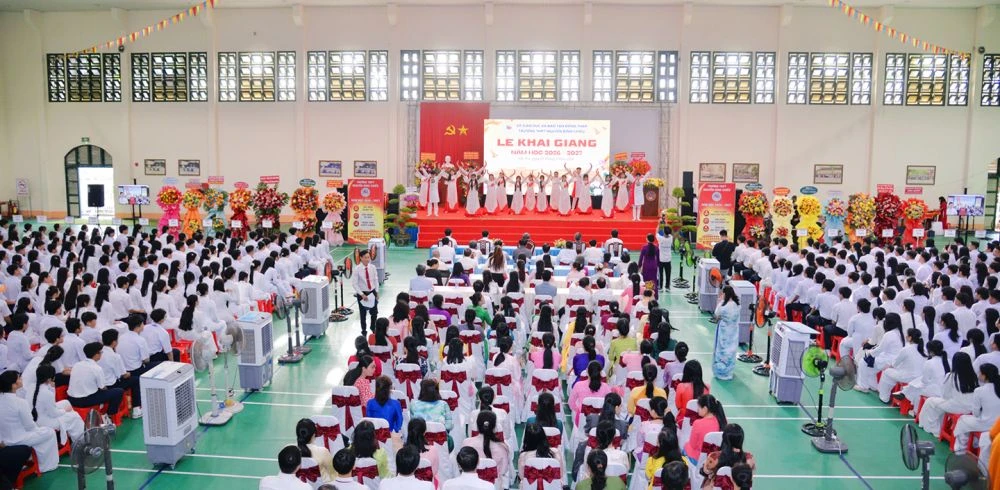 Đồng Tháp: Lãnh đạo tỉnh dự Lễ khai giảng năm học mới tại nhiều trường