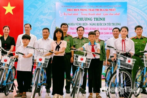 Cục An ninh nội địa: Tổ chức Chương trình “Tình nghĩa vùng biên - Nâng bước em tới trường”