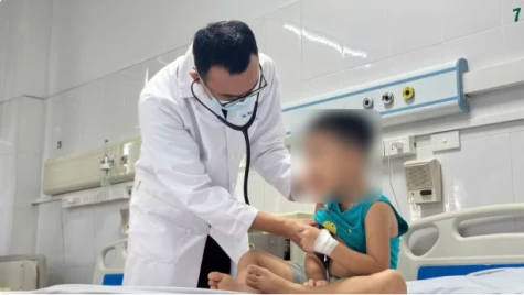 Cảnh giác Adenovirus gây sốt cao 40 độ C ở trẻ nhỏ
