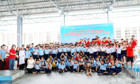 Phường Đạo Thạnh: Dạy bơi miễn phí cho 168 học sinh khuyết tật