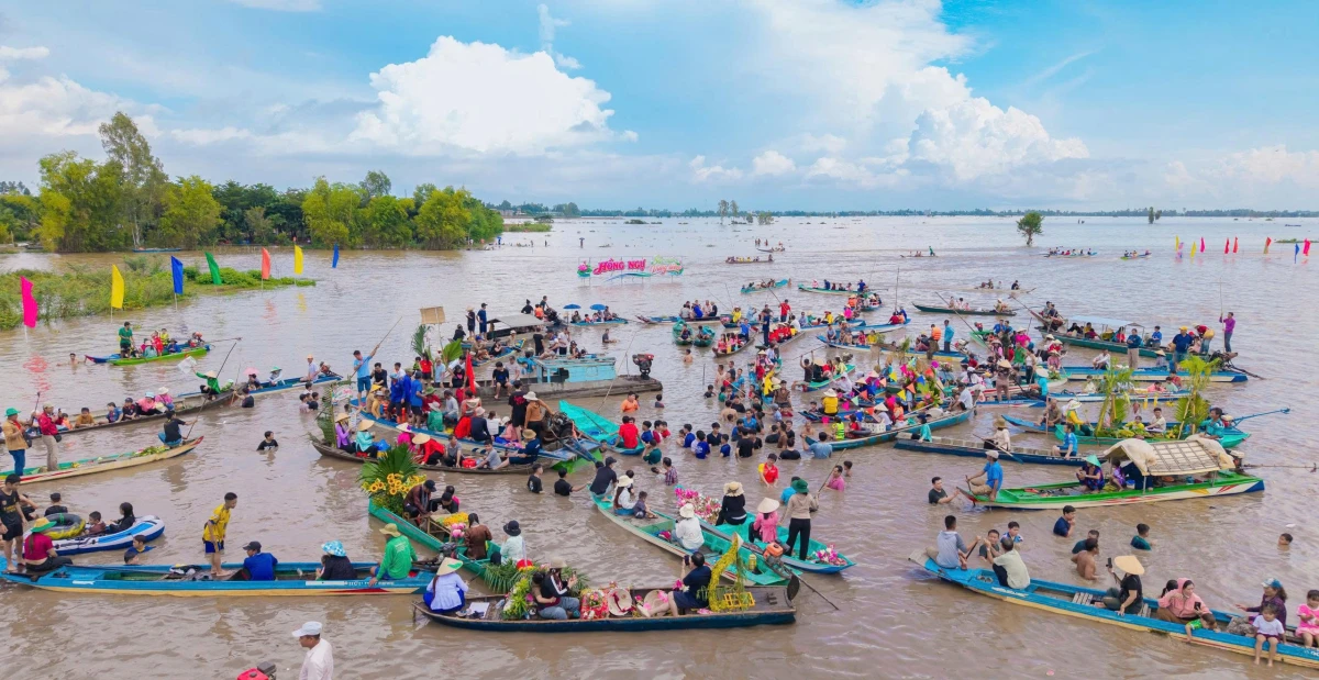Trải nghiệm mùa nước nổi "Hồng Ngự - Sắc nước vùng biên”