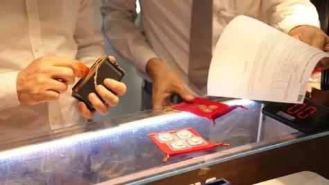 Vì sao giá vàng nhẫn 9999 vượt giá vàng miếng SJC?