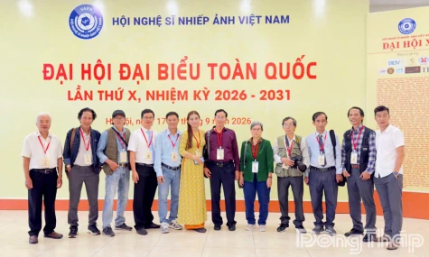 Đoàn nghệ sĩ nhiếp ảnh tỉnh Đồng Tháp dự Đại hội toàn quốc Hội Nghệ sĩ nghiếp ảnh lần thứ X tại Hà Nội