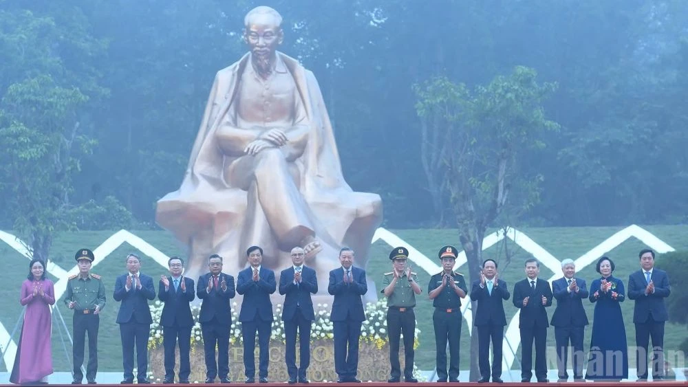 Tổng Bí thư, Chủ tịch nước Tô Lâm dự Lễ kỷ niệm 72 năm Ngày Bác Hồ về thăm Đền Hùng