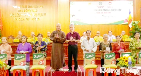 Nhiều hoạt động thiện nguyện lan tỏa mô hình "Ba đồng hành cùng đồng bào các tôn giáo"