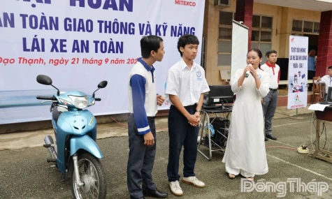 1.200 học sinh tham gia ngoại khóa về an toàn giao thông