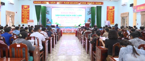 Hơn 200 người tham gia Phiên giao dịch việc làm tại Lai Vung