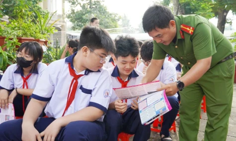 Bám sát địa bàn, giữ vững an ninh, trật tự